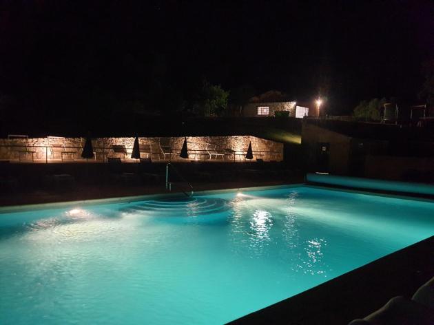 piscine de nuit